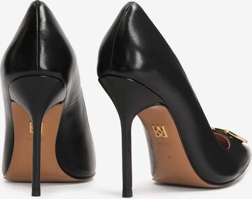 Kazar Pumps in Black