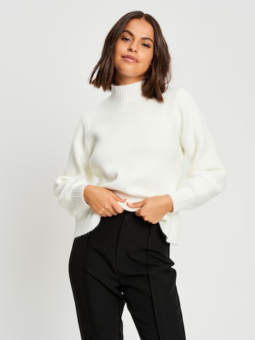 REUX Sweter 'TANIA' w kolorze biały: przód