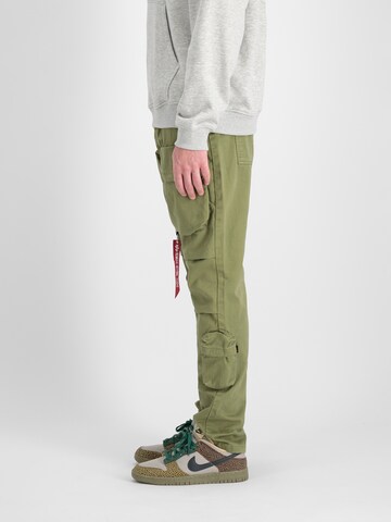 regular Pantaloni cargo di ALPHA INDUSTRIES in verde