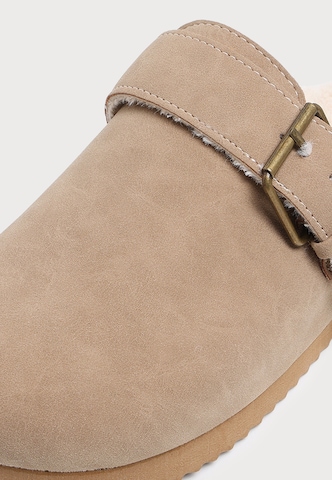Hailys Pantolette i beige