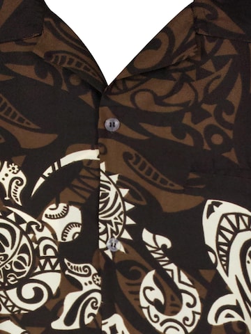Maglietta 'Maori Chest' di King Kameha in marrone