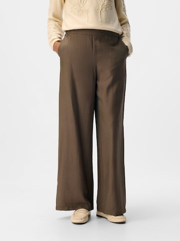 Wide Leg Pantalon 'OBJYui' OBJECT en marron : devant