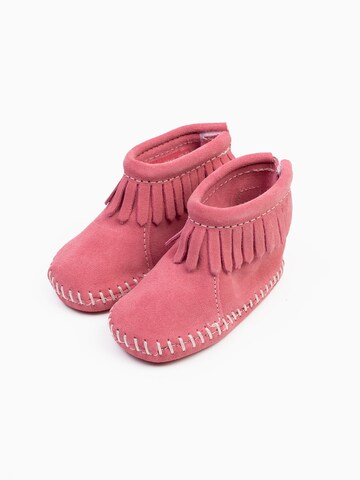 Minnetonka Low shoe in Pink