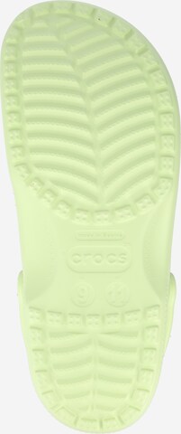 Crocs Puukengät & Crocs-jalkineet 'Classic' värissä vihreä