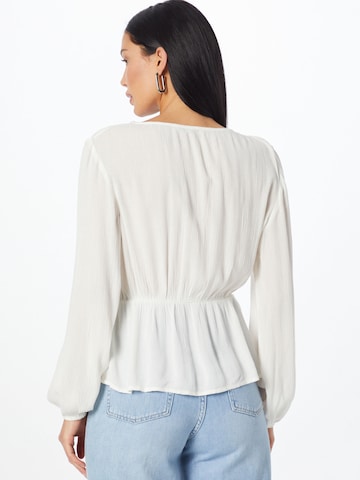 ABOUT YOU - Blusa 'Binia' en blanco