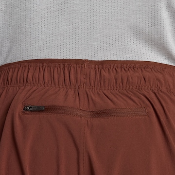 Regular Pantalon de sport 'RC 5' new balance en marron