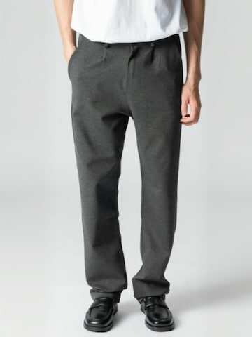 TEESHOPPEN - regular Pantalón ' Wide ' en gris: frente