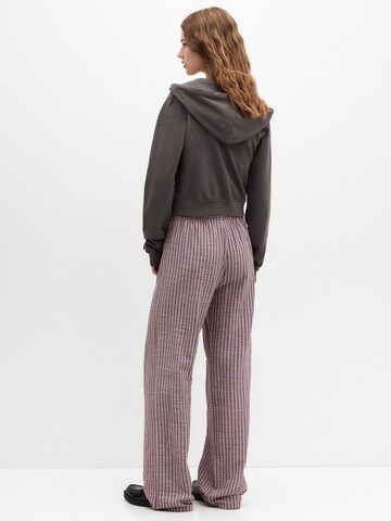 Pull&Bear Ohlapna forma Hlače | roza barva