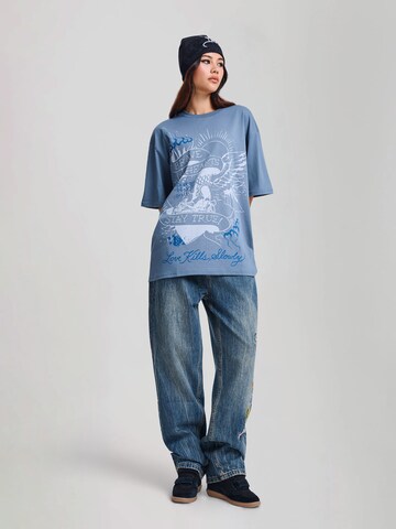 Tricou 'Brave Hearts Stay True' de la Ed Hardy pe albastru