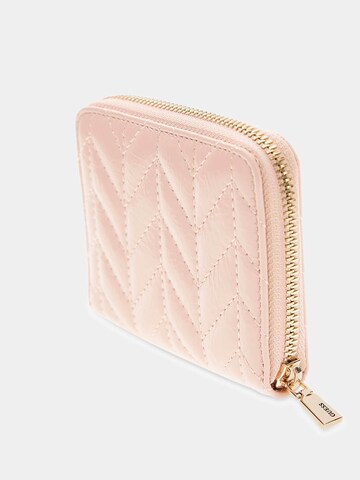GUESS Wallet 'Cheryl' in Pink