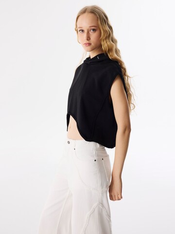 Twist Sweatshirt in Black