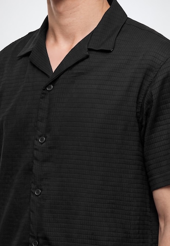 juoda JACK & JONES Standartinis modelis Marškiniai 'JCOFUSION': priekis