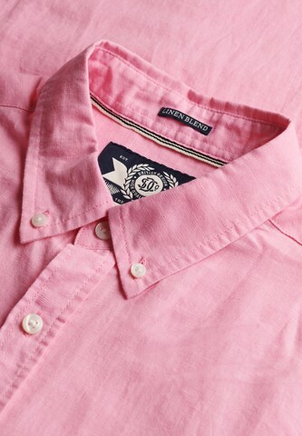 Coupe regular Chemise Superdry & Co en rose