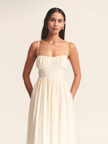 Abito 'George' di St MRLO in beige