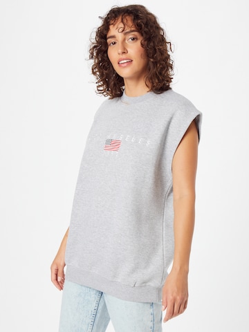 Daisy Street Sweatshirt i grå: forside