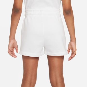 Nike Sportswear Regular Pants in White