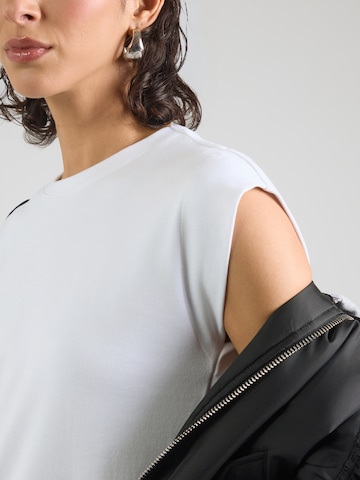 ABOUT YOU Koszulka 'Leanne' w kolorze biały