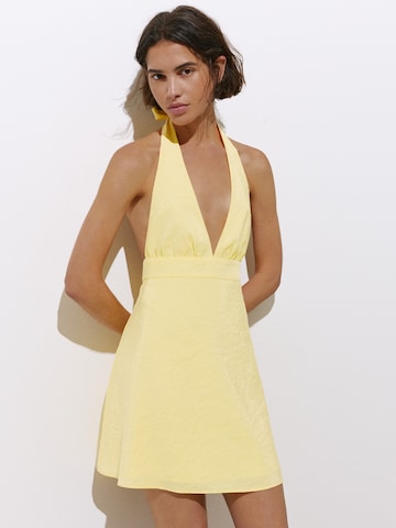 Pull&BearLjetna haljina - žuta boja: prednji dio