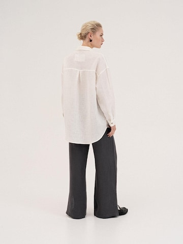 Maglietta 'Molly' di AmourLinen in bianco