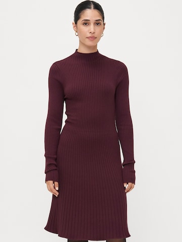 Robes en maille 'VMNANCY' Vero Moda Petite en rouge : devant