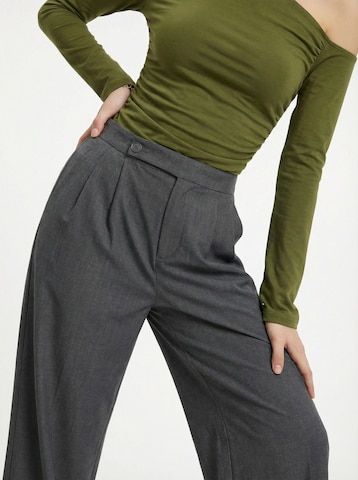 Loosefit Pantalon à plis 'Ida' studioselect en gris