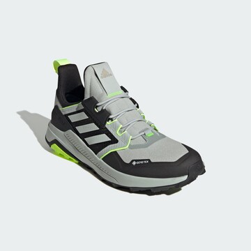 Chaussure basse 'Trailmaker' ADIDAS TERREX en gris