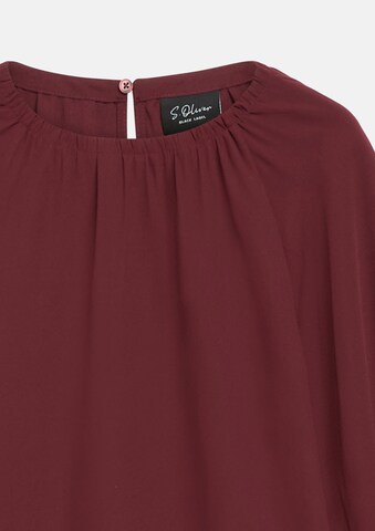 Chemisier s.Oliver en rouge : derrière