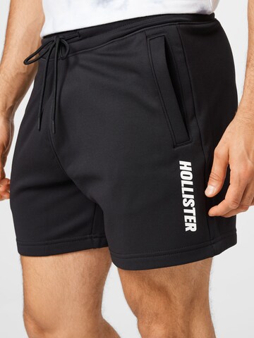 HOLLISTER - regular Pantalón en negro