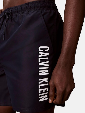 Shorts de bain 'CALVIN KLEIN MEDIUM DRAWSTRING Costumi da bagno' Calvin Klein en bleu
