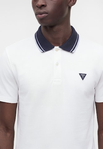 GUESS - Camiseta en blanco