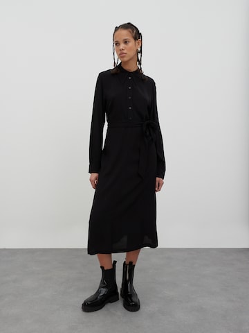 Robe-chemise 'Derya' EDITED en noir