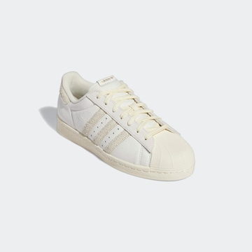 ADIDAS ORIGINALS - Sapatilhas baixas ' Superstar 82 ' em branco