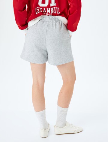 Koton Loosefit Shorts in Grau