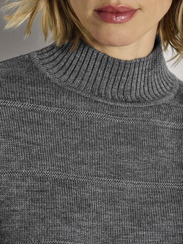 MADELEINE Trui in Grijs