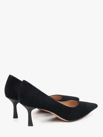 Estro Pumps '9289' in Black