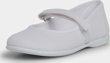 Pisamonas Ballet Flats in White: front