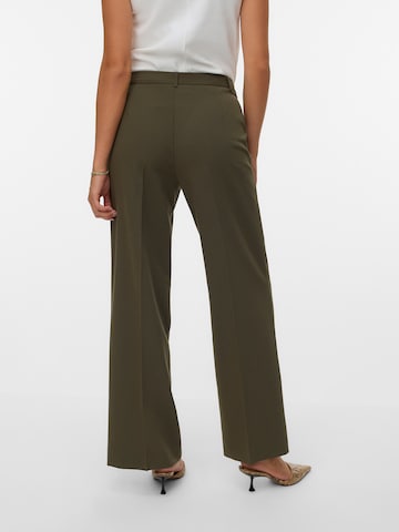 VERO MODA regular Παντελόνι με τσάκιση 'VMTEXAS' σε πράσινο