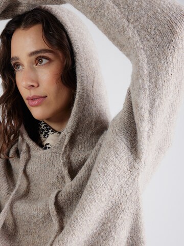 Pull-over Gina Tricot en beige