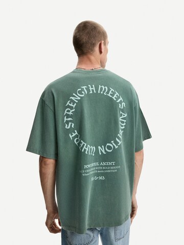 T-Shirt Bershka en vert : devant