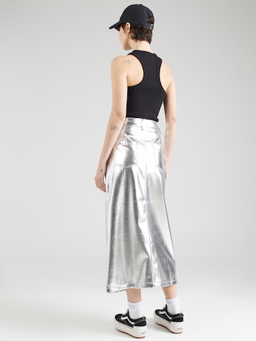 Noisy may Skirt 'KATH' in Silver