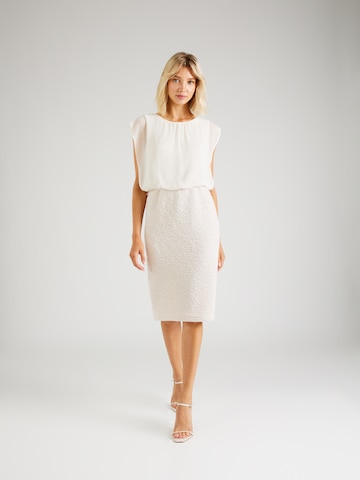 Rochie de cocktail de la APART pe roz