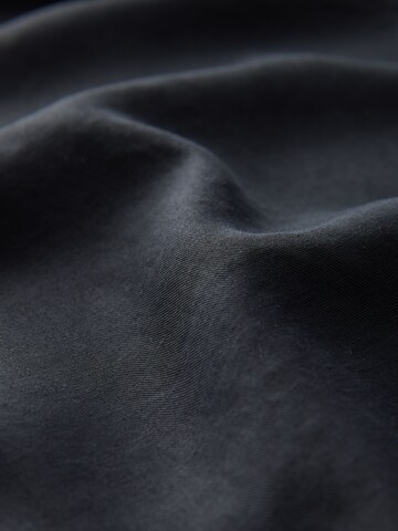 Next - Ajuste confortable Camisa en negro