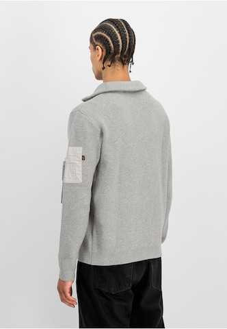 ALPHA INDUSTRIES Свитер в Серебристый