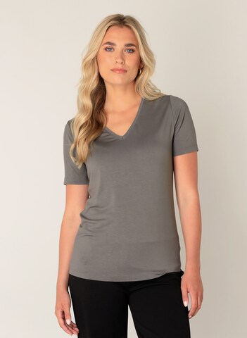 BASE LEVEL Shirt in Grey: front