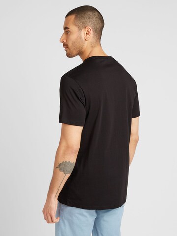 Tricou de la GUESS pe negru