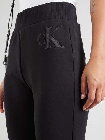 Calvin Klein Jeans Flared Παντελόνι σε μαύρο