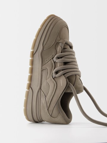 Baskets basses Bershka en gris