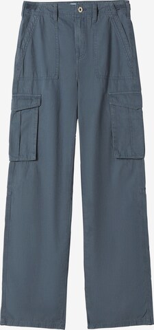 Bershka Cargo Pants in Blue: front