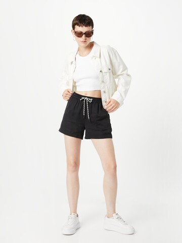 ESPRIT Regular Shorts in Schwarz