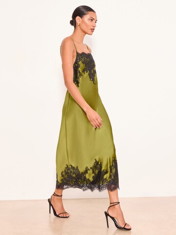 Robe Lipsy en vert